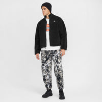 Black/Black/Summit White
