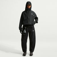 Black/Black/Black/Summit White