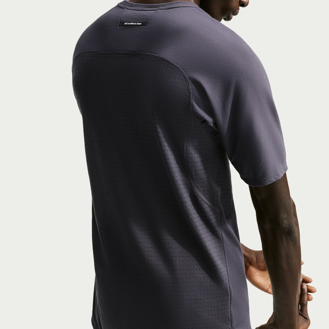 Nike ACG Men's Solar Chase Dri-Fit ADV Trail Running Top