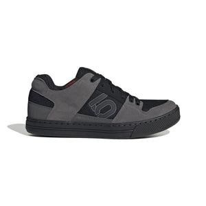 Grey Five/Core Black/Grey Four
