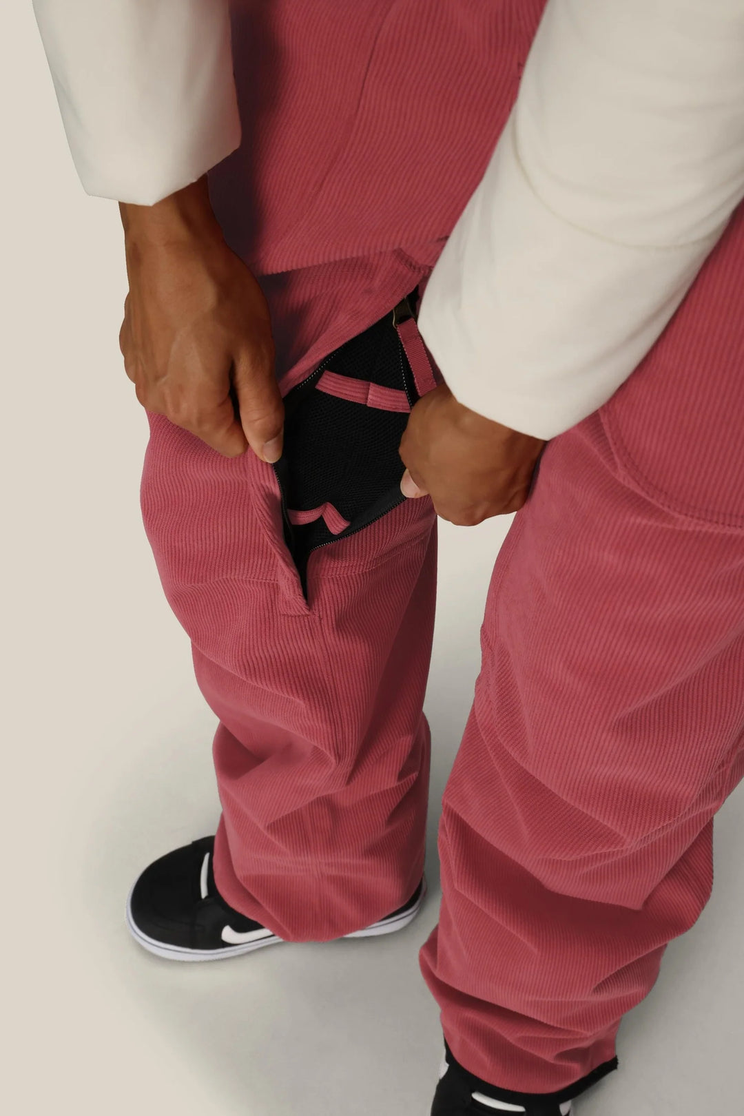 686 WOMENS BLACK MAGIC™ INSULATED BIB