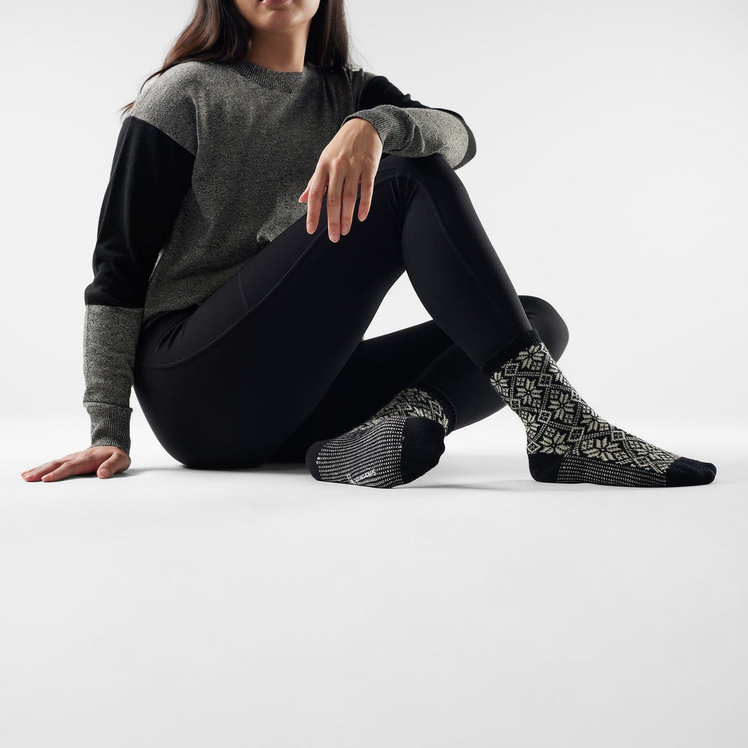 Smartwool Women's Everyday Cozy Traditional Snowflake Crew Socks