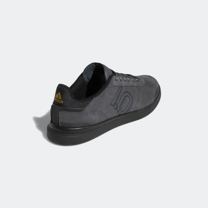 Sleuth DLX, Riding Shoes